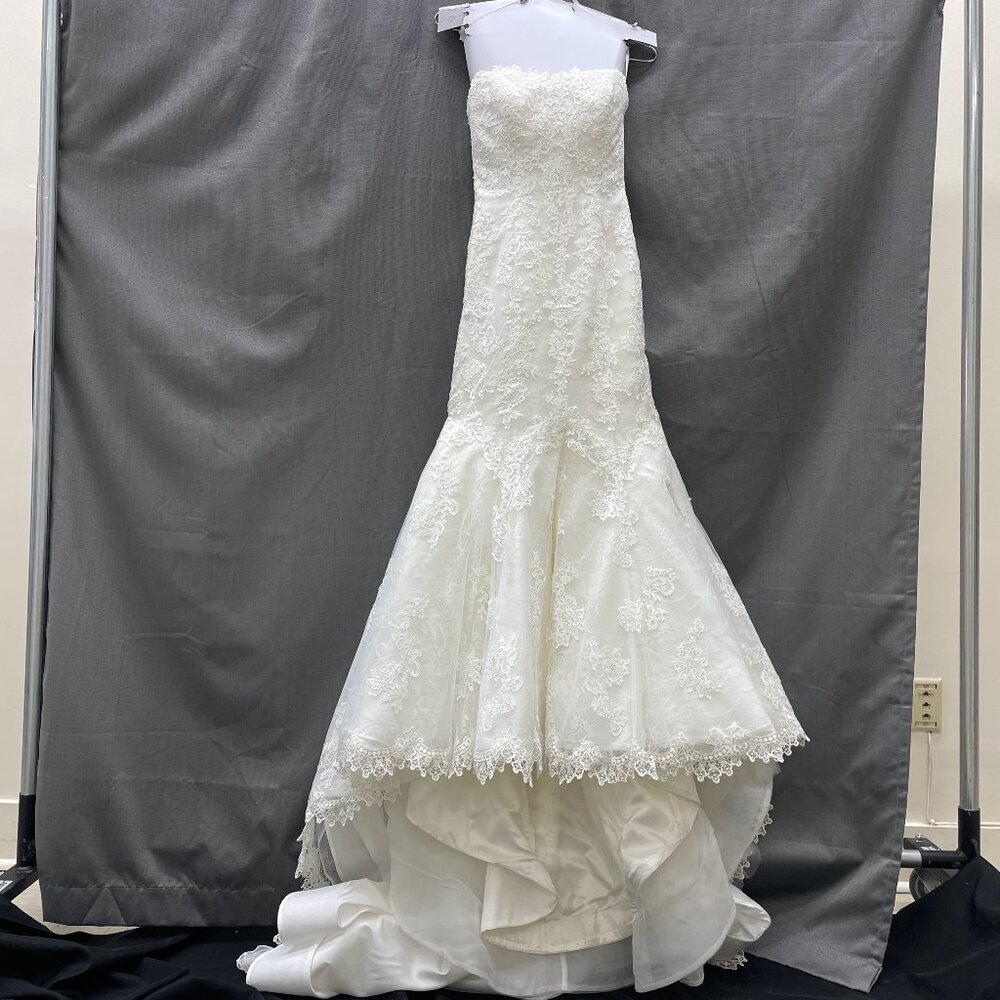Pronovias Lace Mermaid Wedding Gown